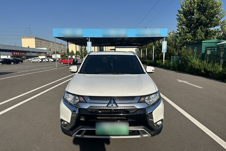 Used Mitsubishi Outlander 2019 2.0L Two-Wheel Drive Comfort Edition 7 Seats China V Emission Standard
