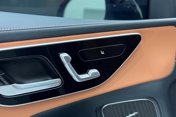 Used Mercedes-Benz GLC 2024 GLC 260 L 4MATIC Dynamic Edition 5-seater
