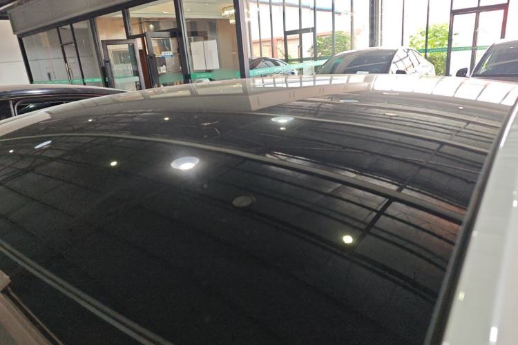 Used Tesla Model Y 2023 Long-Range All-Wheel-Drive Version
