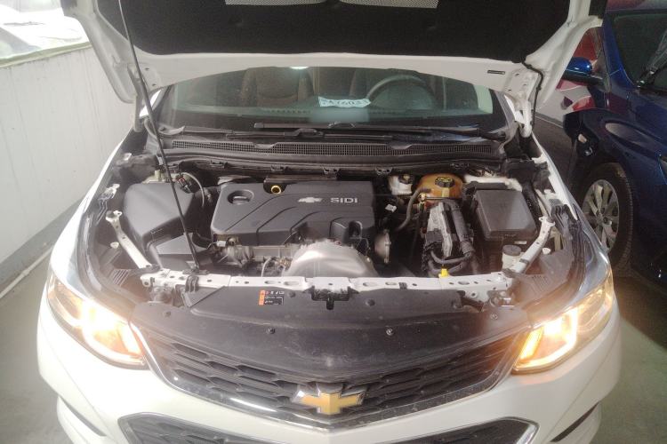 Used Chevrolet Cruze 2017 1.5L Hatchback Automatic Pioneer Sunroof Edition
