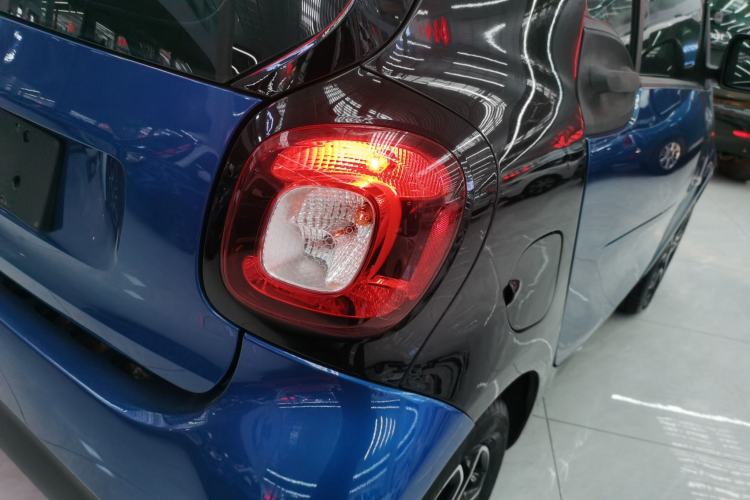 Used  fortwo 2019 0.9T 66kW Hardtop Wind Power Edition China VI
