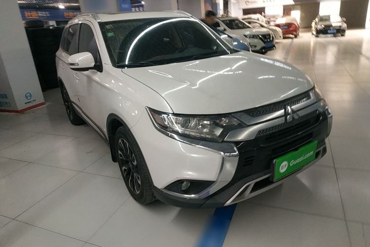 Used Mitsubishi Outlander 2019 2.0L Two-Wheel Drive Comfort Edition 5 Seats China VI Standard
