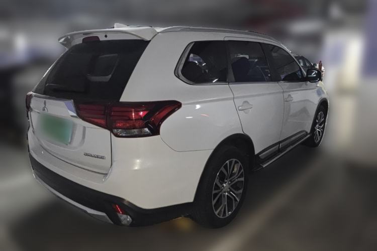 Used Mitsubishi Outlander 2018 2.0L Two-Wheel Drive Glory Edition 5 Seats