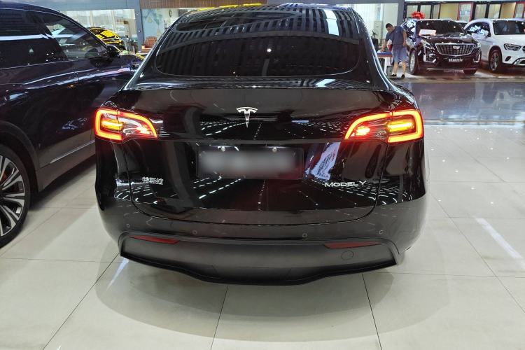 Used Tesla Model Y 2023 Rear-Wheel-Drive Version
