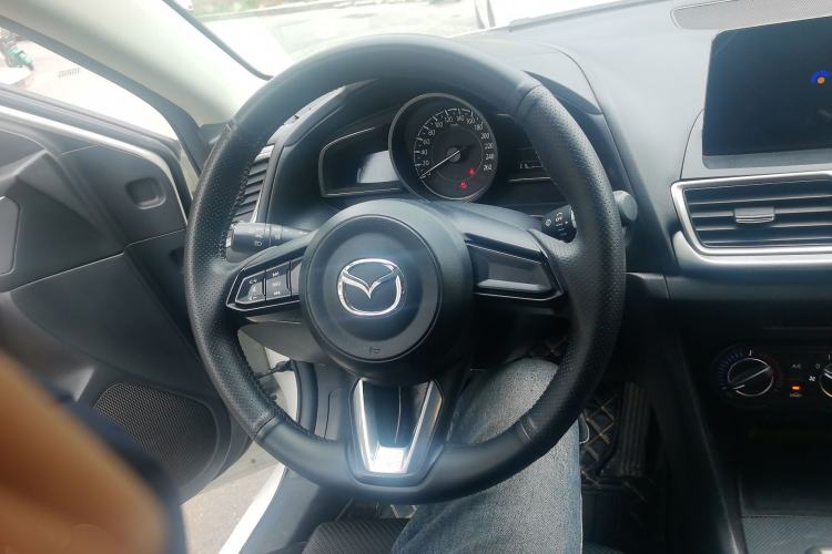 Used Mazda Mazda 3 Axela 2019 Cloud-Controlled Version Sedan 1.5L Automatic Comfort Trim China VI Standard
