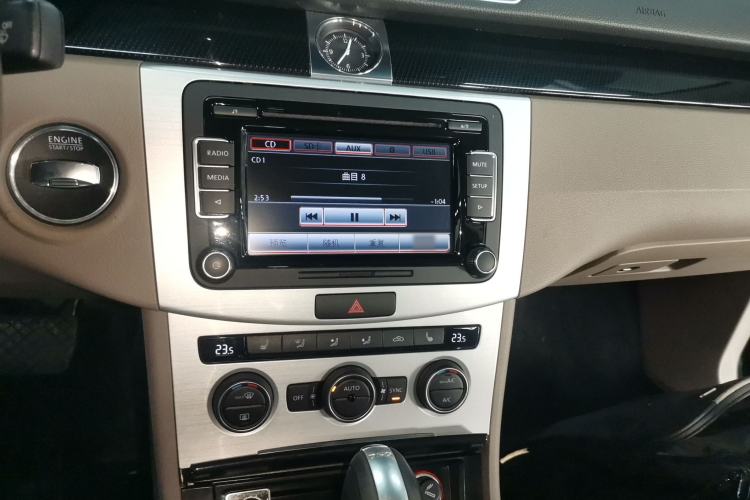 Used Volkswagen Magotan 2015 Facelift 1.8TSI Luxury Model
