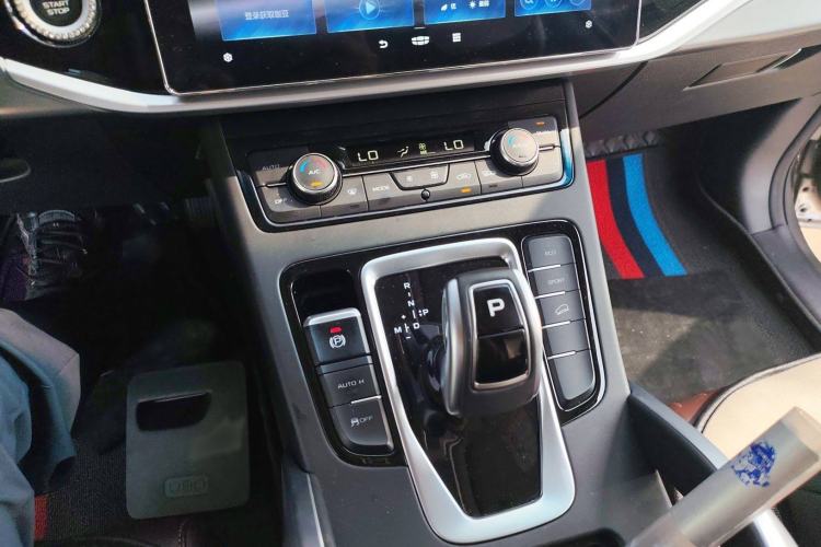 Used Geely Auto Emgrand X7 Sport 2022 1.8TD DCT Zhiya Trim
