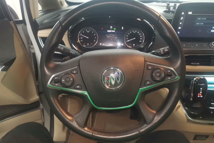 Used Buick GL8 2023 Facelifted Land Cruiser Executive Luxury Version
