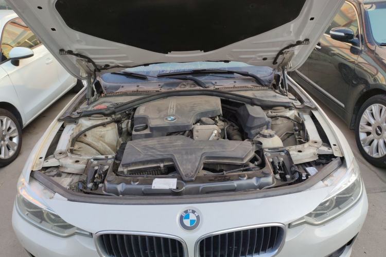 Used BMW 3 Series 2016 320Li Ambition Model
