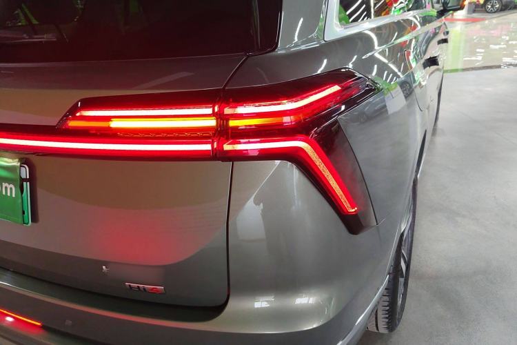 Used Wey Lanshan 2025 Four-Wheel Drive Max
