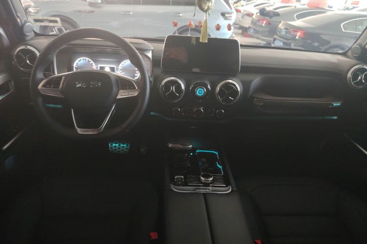 Used  BJ40 2023 2.0T Automatic Four-Wheel Drive Urban Hunter Edition Chivalrous Type