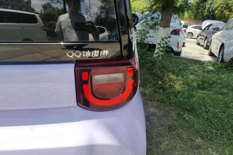 Used Chery QQ Ice Cream 2022 120km Conical Shape Lithium Iron Phosphate
