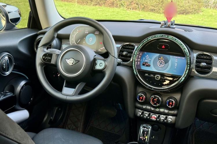 Used  MINI 2022 1.5T COOPER Artist
