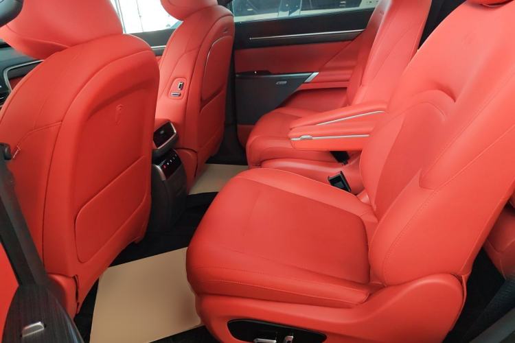 Used  eπ008 2024 636Max All-Electric Version 6 Seats
