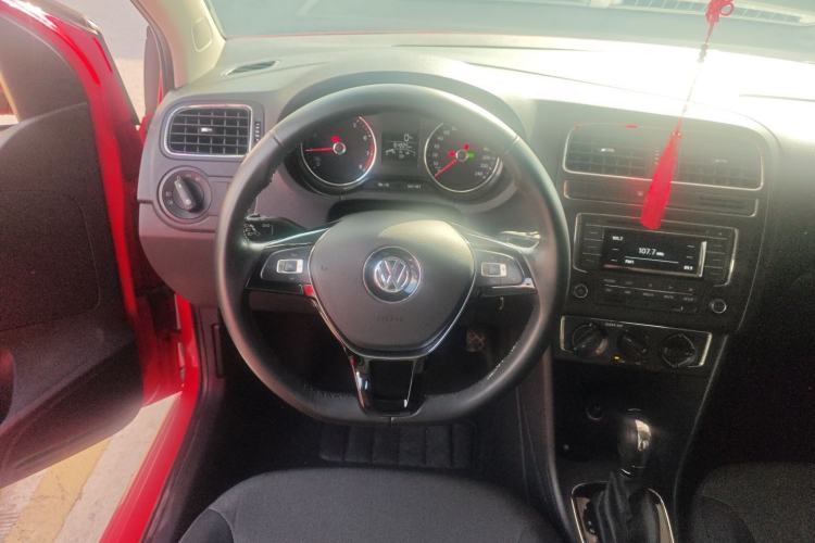 Used Volkswagen Polo 2016 1.6L Automatic Comfort Model
