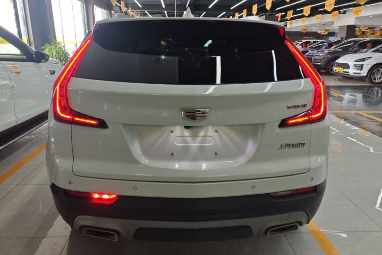 Used Cadillac XT4 2022 28T Two-Wheel-Drive Luxury Version
