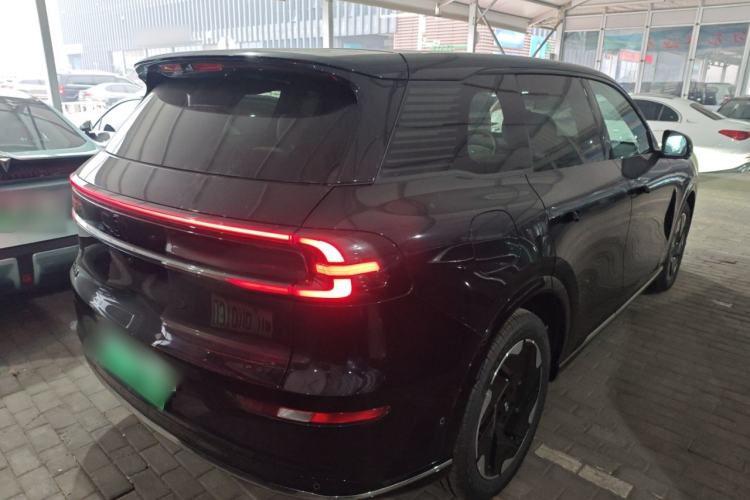 Used  Q07 2025 215 Prestige Edition