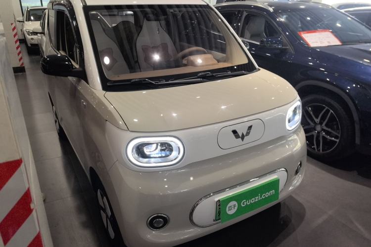 Used Wuling Hongguang MINIEV 2024 3rd Generation 215km Advanced Version
