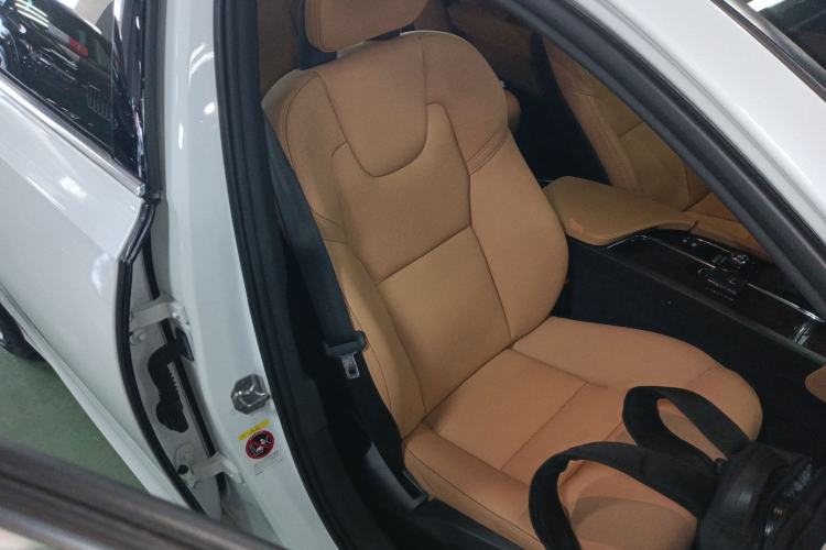 Used Volvo S90 2018 T5 Zhiyuan Edition
