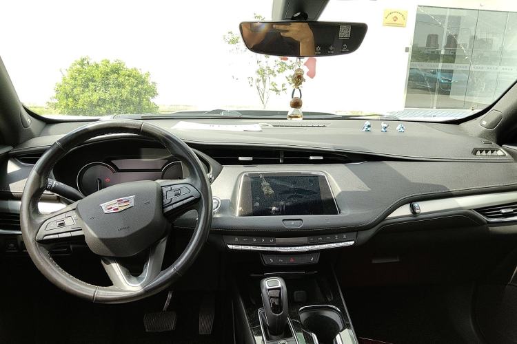 Used Cadillac XT4 2018 28T Two-Wheel Drive Leading Version
