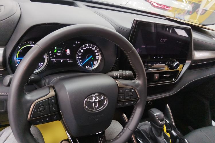 Used Toyota Highlander 2023 2.5L Smart Electric Hybrid Dual-Engine 4x4 Knight Edition 7 Seats
