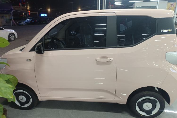 Used Wuling Hongguang MINIEV 2024 3rd Generation 215km Youth Edition
