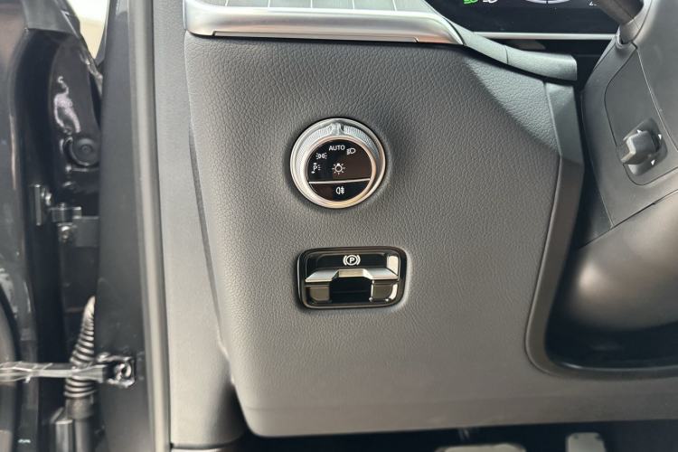 Used Mercedes-Benz GLC 2023 GLC 300 L 4MATIC Luxury 7-Seater
