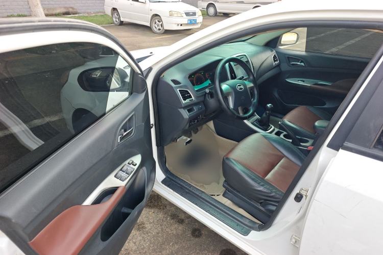 Used BYD F3 2015 Energy-Saving Edition 1.5L Manual Luxury Model