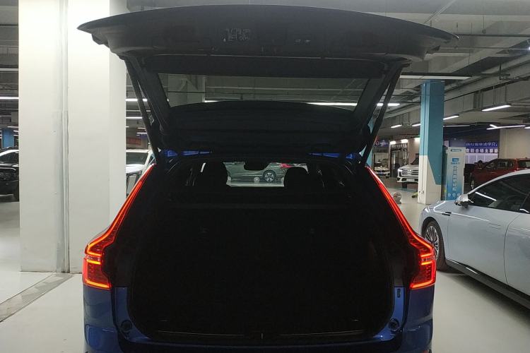 Used Volvo XC60 2019 T5 4x4 Zhiya Sport Edition China VI Standard
