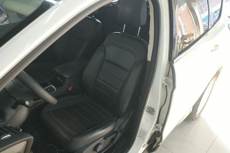 Used Ford Kuga 2018 Facelifted EcoBoost 180 Two-Wheel-Drive Platinum Wing Edition
