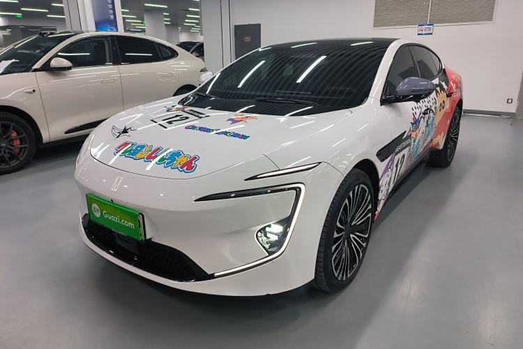 Used  12 2025 Ultra Extended-Range Edition
