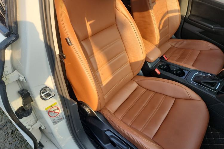 Used Volkswagen Lamando 2017 230TSI DSG Fashion Edition
