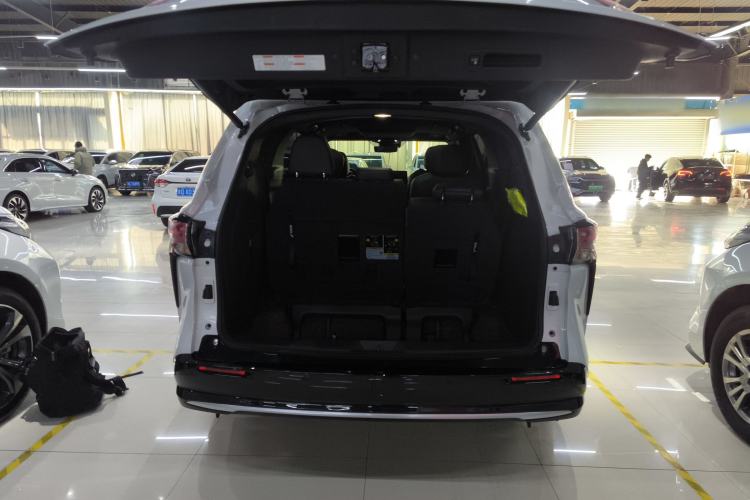 Used Toyota Sienna 2024 2.5L Hybrid Platinum Edition