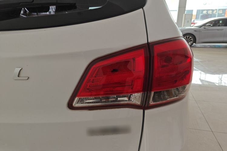 Used Haval H6 2015 Upgraded Model 1.5T Manual Two-Wheel Drive Elite Version
