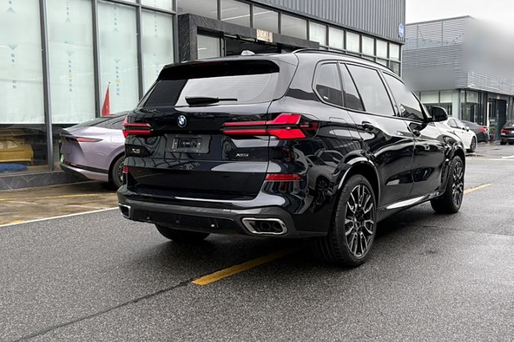 Used BMW X5 2023 xDrive 40Li M Sport Night Edition Package
