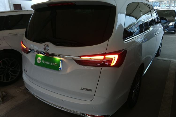 Used Buick GL8 2023 Facelifted Land Cruiser Executive Luxury Version
