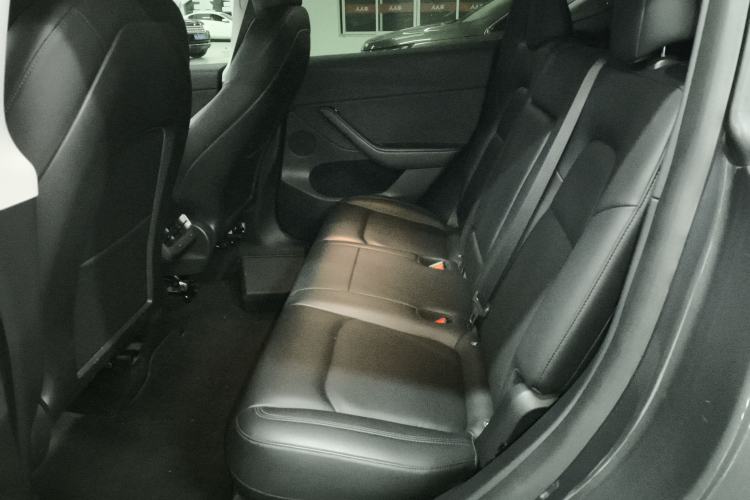 Used Tesla Model Y 2021 Long-Range All-Wheel-Drive Version
