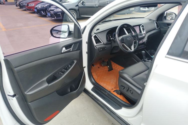 Used Hyundai Tucson 2018 1.6T Dual-Clutch Two-Wheel Drive 15th Anniversary Special Edition