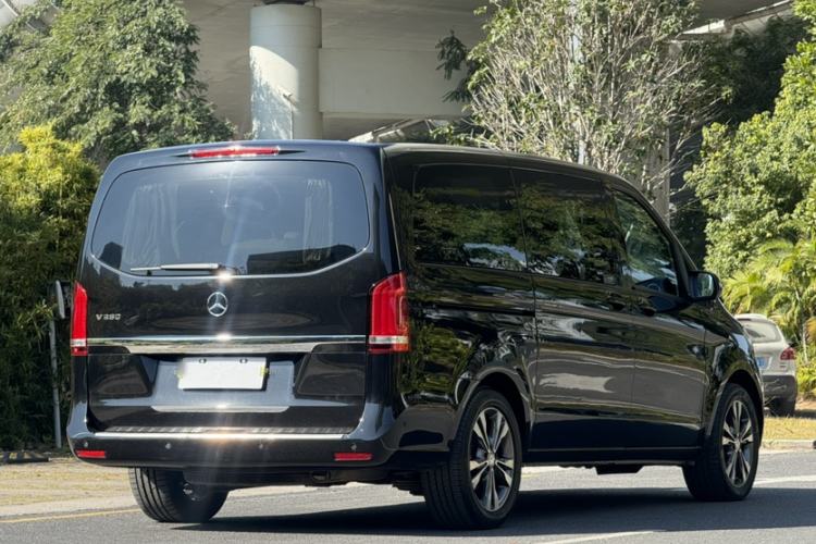 Used Mercedes-Benz V-Class 2017 V 260 Avantgarde Edition
