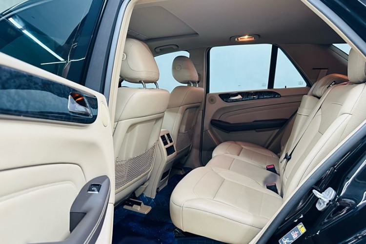 Used Mercedes-Benz M-Class 2015 ML 320 4MATIC
