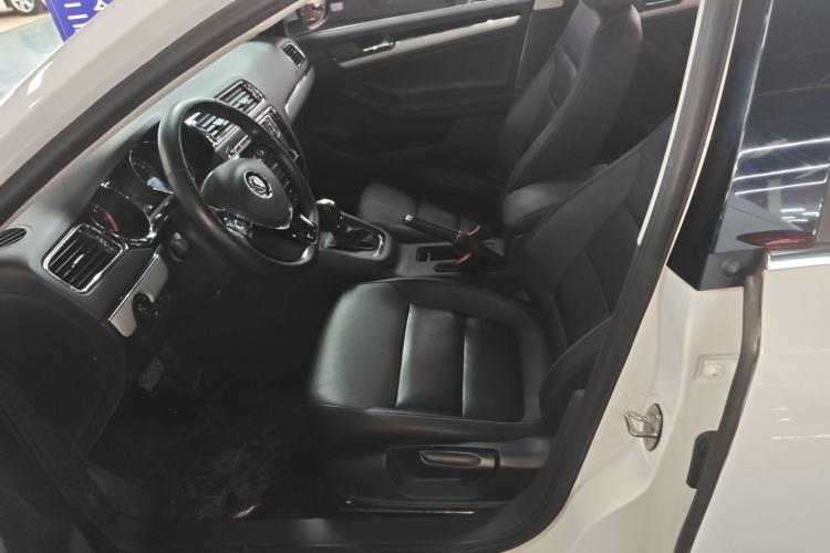 Used Volkswagen Sagitar 2017 180TSI Automatic Luxury Edition
