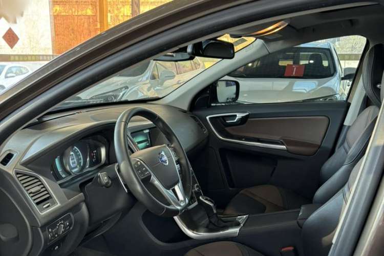 Used Volvo XC60 2016 T5 AWD Smart Drive Edition
