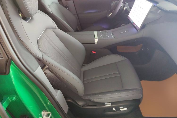 Used  YU7 2025 Ultra-Long Range All-Wheel Drive Pro Version
