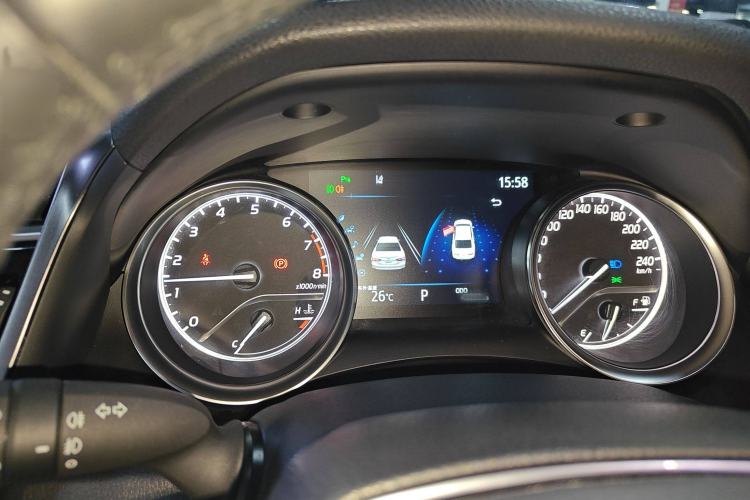 Used Toyota Camry 2021 2.0G Luxury Edition
