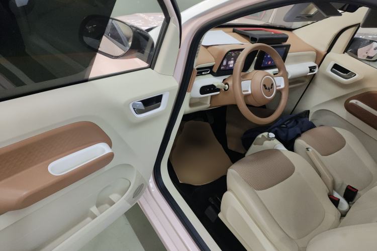 Used Wuling Hongguang MINIEV 2024 3rd Generation 215km Advanced Version
