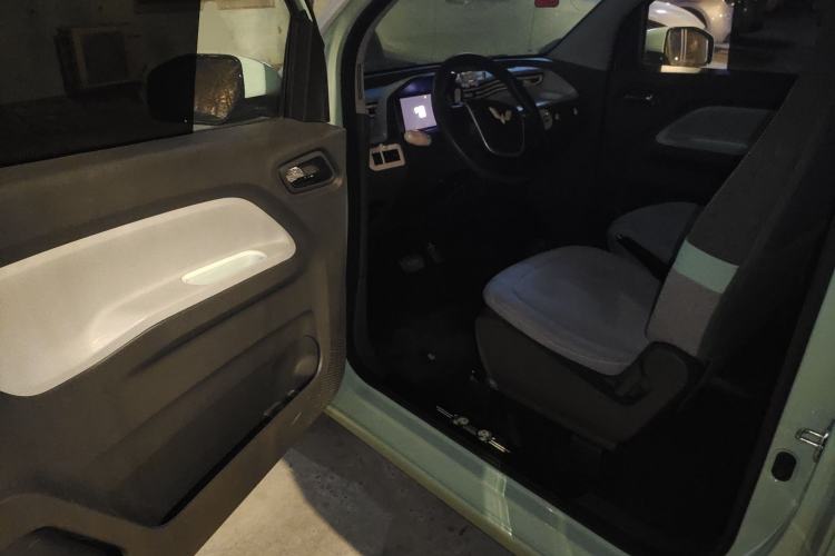 Used Wuling Hongguang MINIEV 2022 Macaron Premium Model – Lithium Ternary Battery
