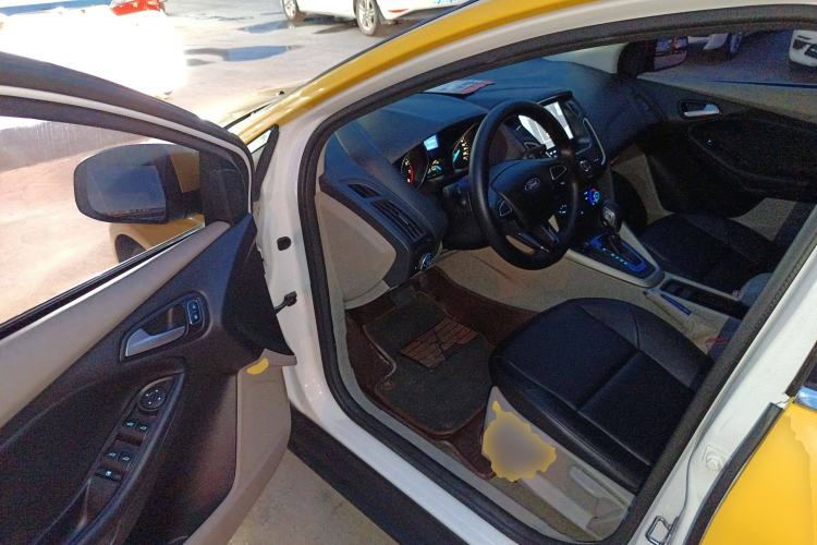 Used Ford Focus 2015 Sedan 1.6L Automatic Comfort Model
