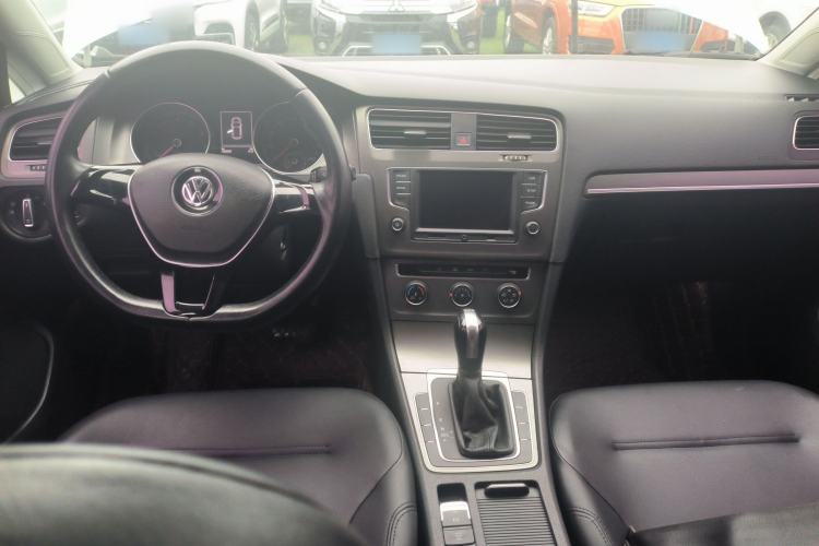 Used Volkswagen Golf 2016 230TSI Automatic Comfort Version
