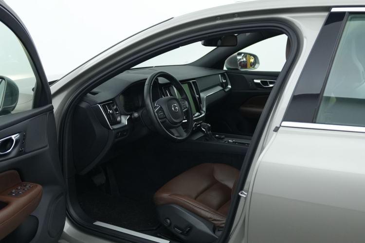 Used Volvo S60 2020 T4 Zhiyi Luxury Edition
