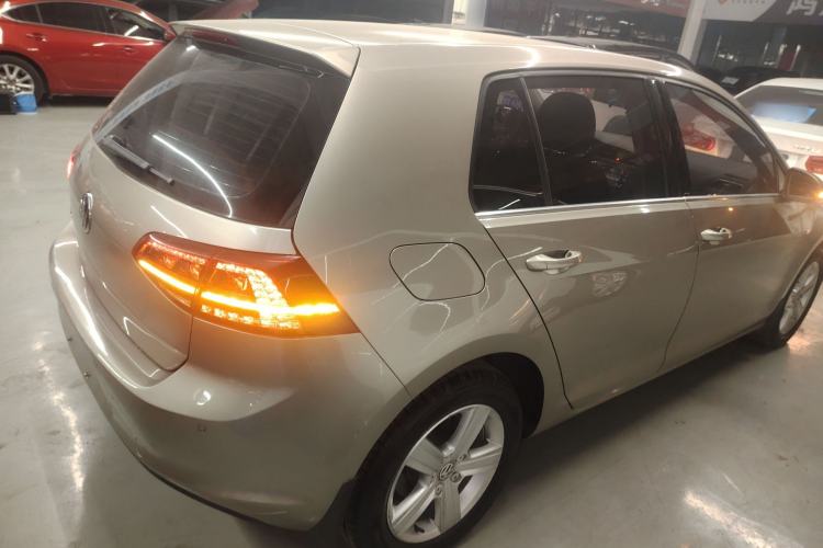 Used Volkswagen Golf 2017 1.6L Automatic Comfort Million-Vehicle Anniversary Edition
